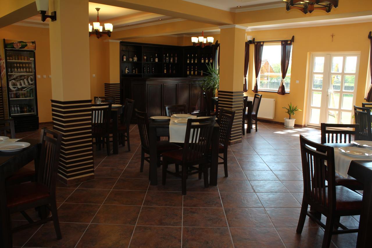 Bed and Breakfast Gyongyvirag Panzio Turia Exterior foto