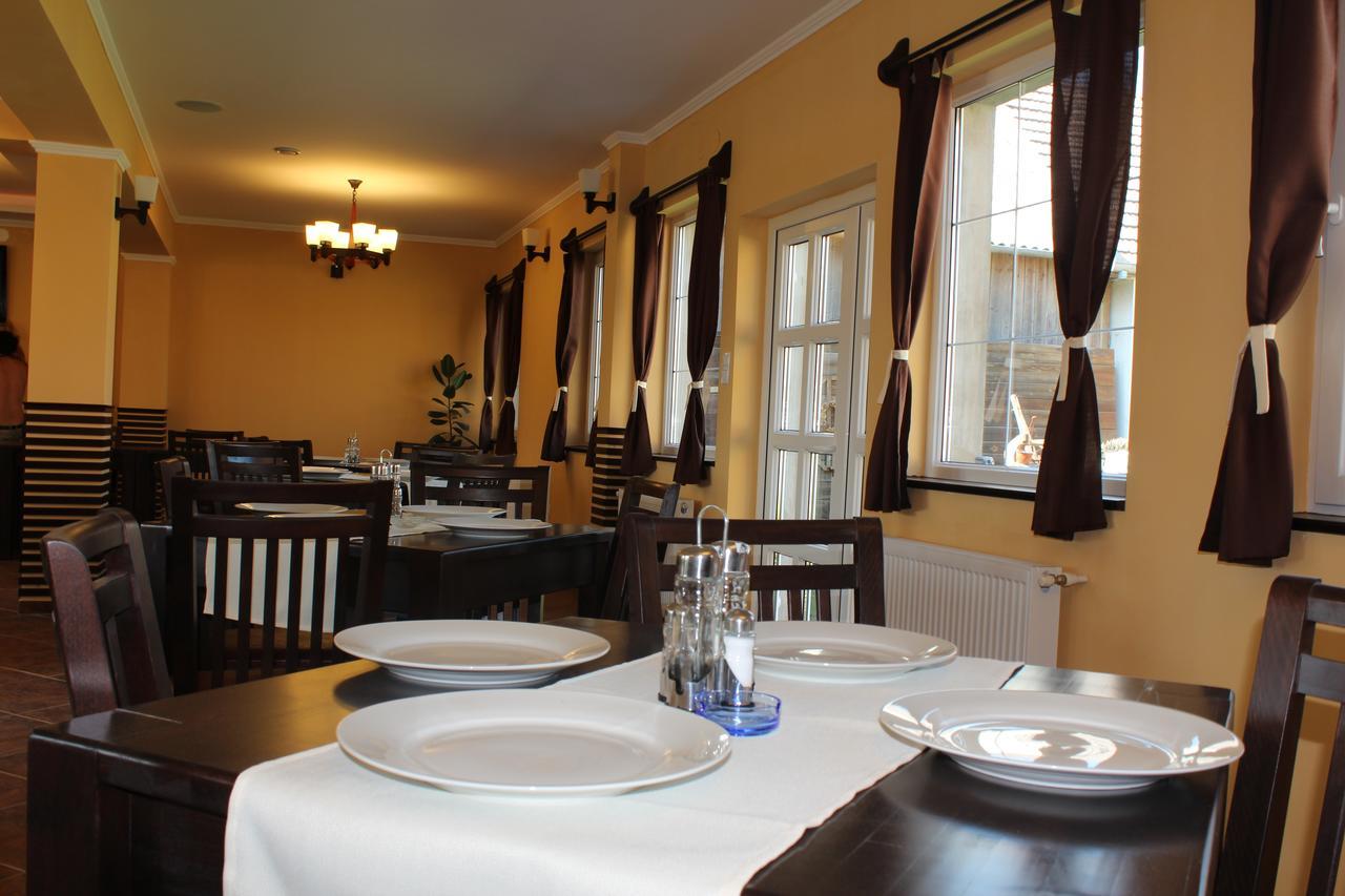 Bed and Breakfast Gyongyvirag Panzio Turia Exterior foto