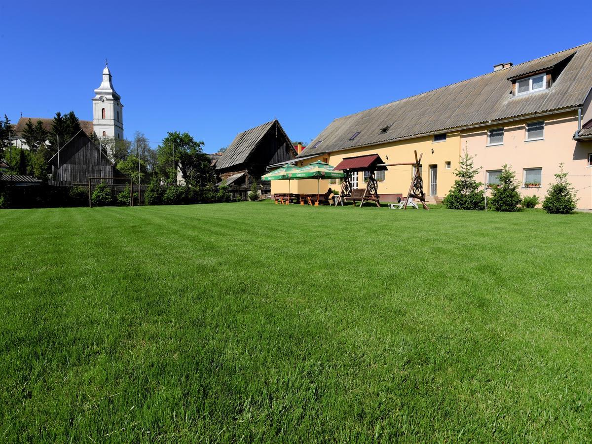 Bed and Breakfast Gyongyvirag Panzio Turia Exterior foto