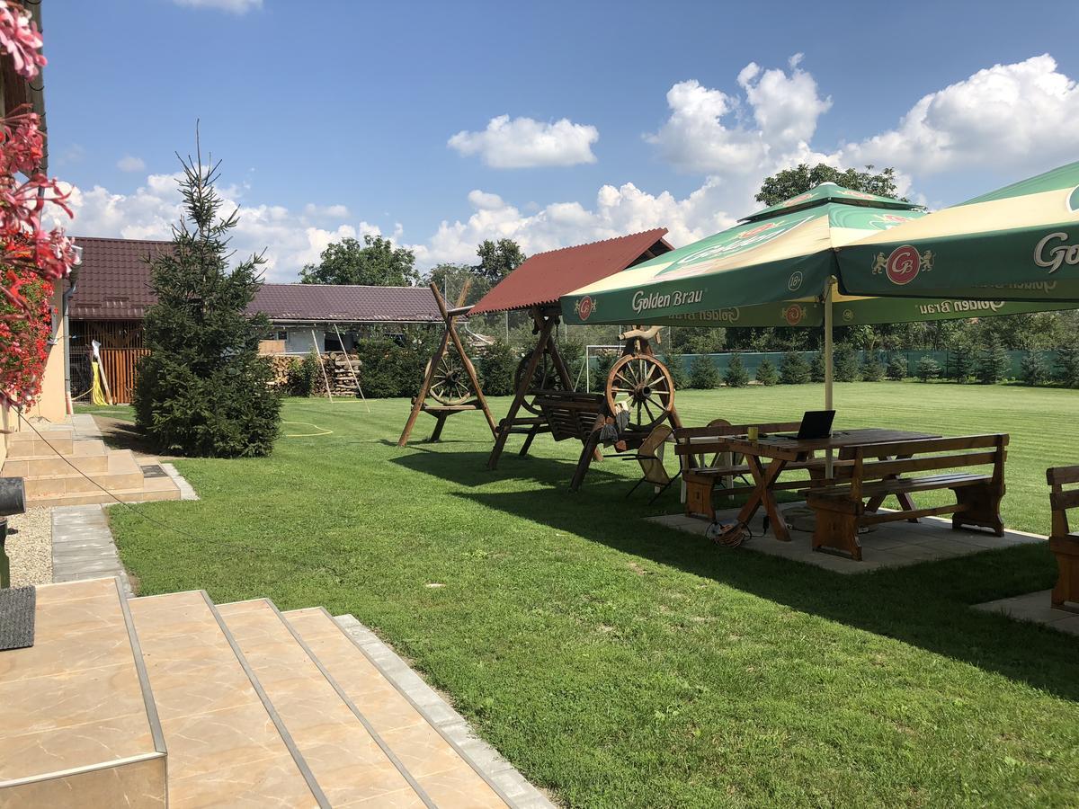 Bed and Breakfast Gyongyvirag Panzio Turia Exterior foto